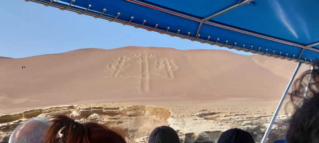 El Candelabro de Paracas visto desde el mar