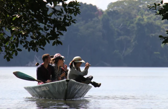 El lago Yacumama en Puerto Maldonado El lago Yacumama en Puerto Maldonado