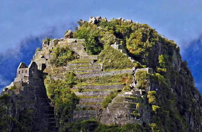 Huayna Picchu vs Montaña en Machu Picchu Huayna Picchu vs Montaña en Machu Picchu