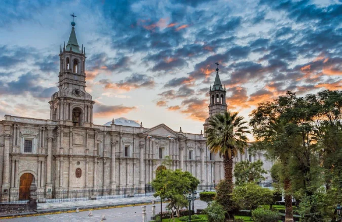 Los 4 mejores atractivos turísticos de Arequipa Los 4 mejores atractivos turísticos de Arequipa
