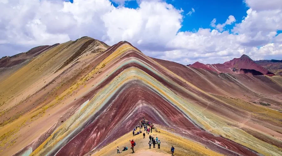 Montaña De 7 Colores - Group Travel Perú