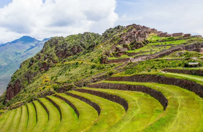 Pisac e seus atrativos Arqueológicos e Naturais Pisac e seus atrativos Arqueológicos e Naturais