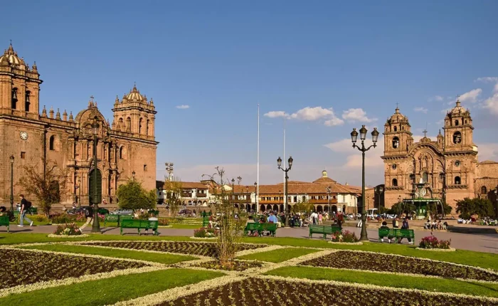 Plaza de Cusco - Group Travel Perú