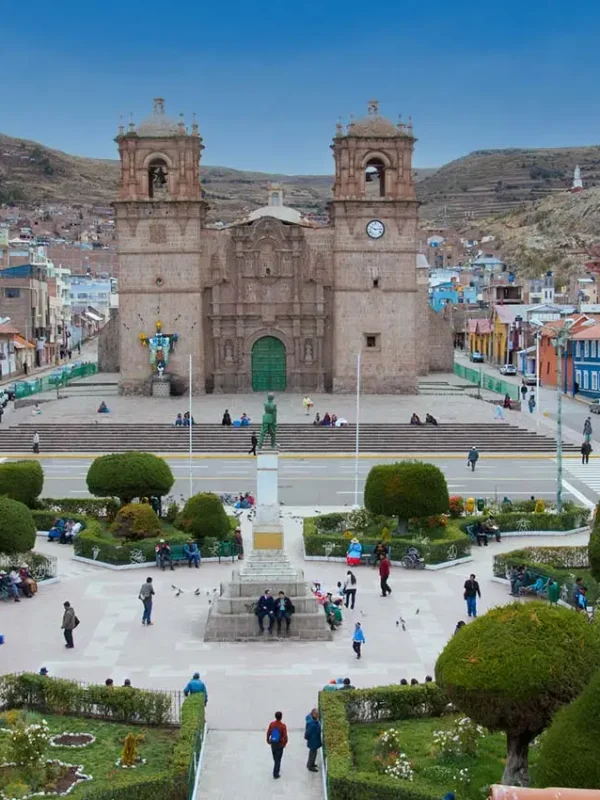 Plaza de Puno 2 - Group Travel Perú