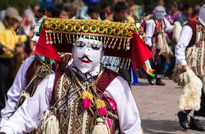 Danzas Típicas de Cusco: Una Celebración Cultural en Cada Fiesta Danzas Típicas de Cusco: Una Celebración Cultural en Cada Fiesta