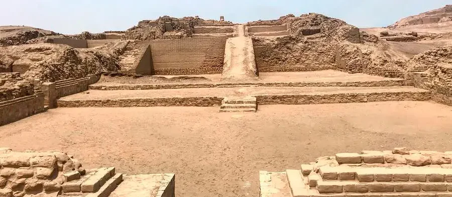 Santuario de Pachacamac 1 - Group Travel Perú