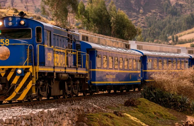 Tipos de Trenes a Machu Picchu Tipos de Trenes a Machu Picchu