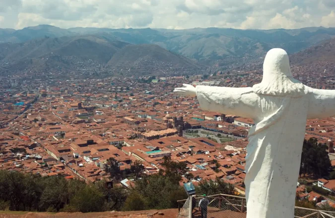 Cristo Blanco: historia, origen y significado del guardián de la ciudad imperial
