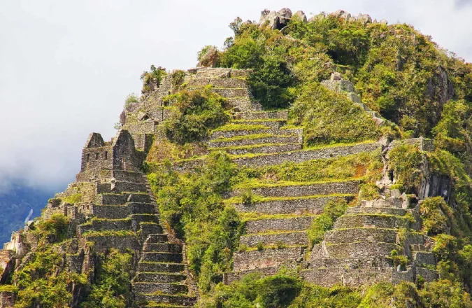 Acerca de la caminata a la montaña Huayna Picchu en Perú Acerca de la caminata a la montaña Huayna Picchu en Perú