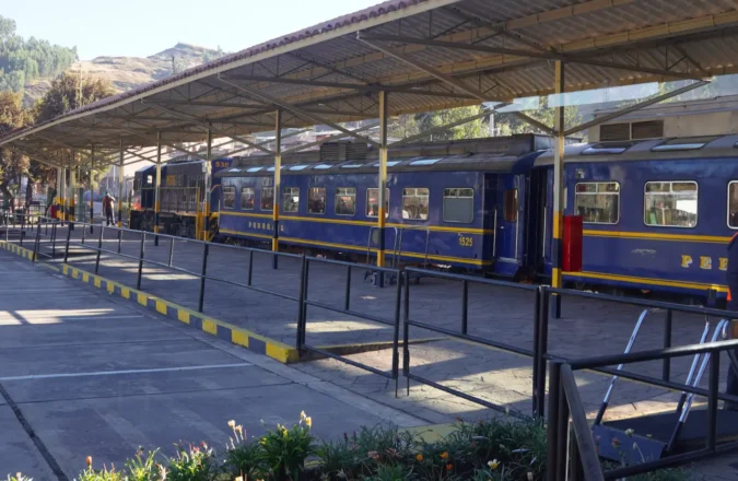 Estaciones de tren en Cusco: puertas hacia experiencias inolvidables en los Andes