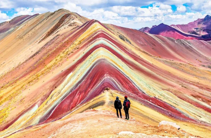 Machu Picchu vs. Montaña de 7 Colores: ¿Cuál visitar? Machu Picchu vs. Montaña de 7 Colores: ¿Cuál visitar?